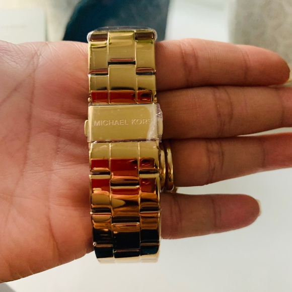 SOLD 💯NEW Michael Kors Watch Bradshaw Gold Stainless - Picture 7 of 10